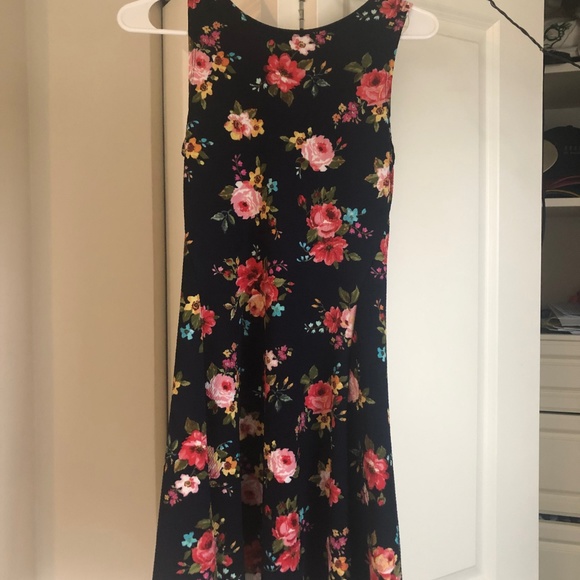 Sporty Floral Mini Dress - Picture 4 of 5